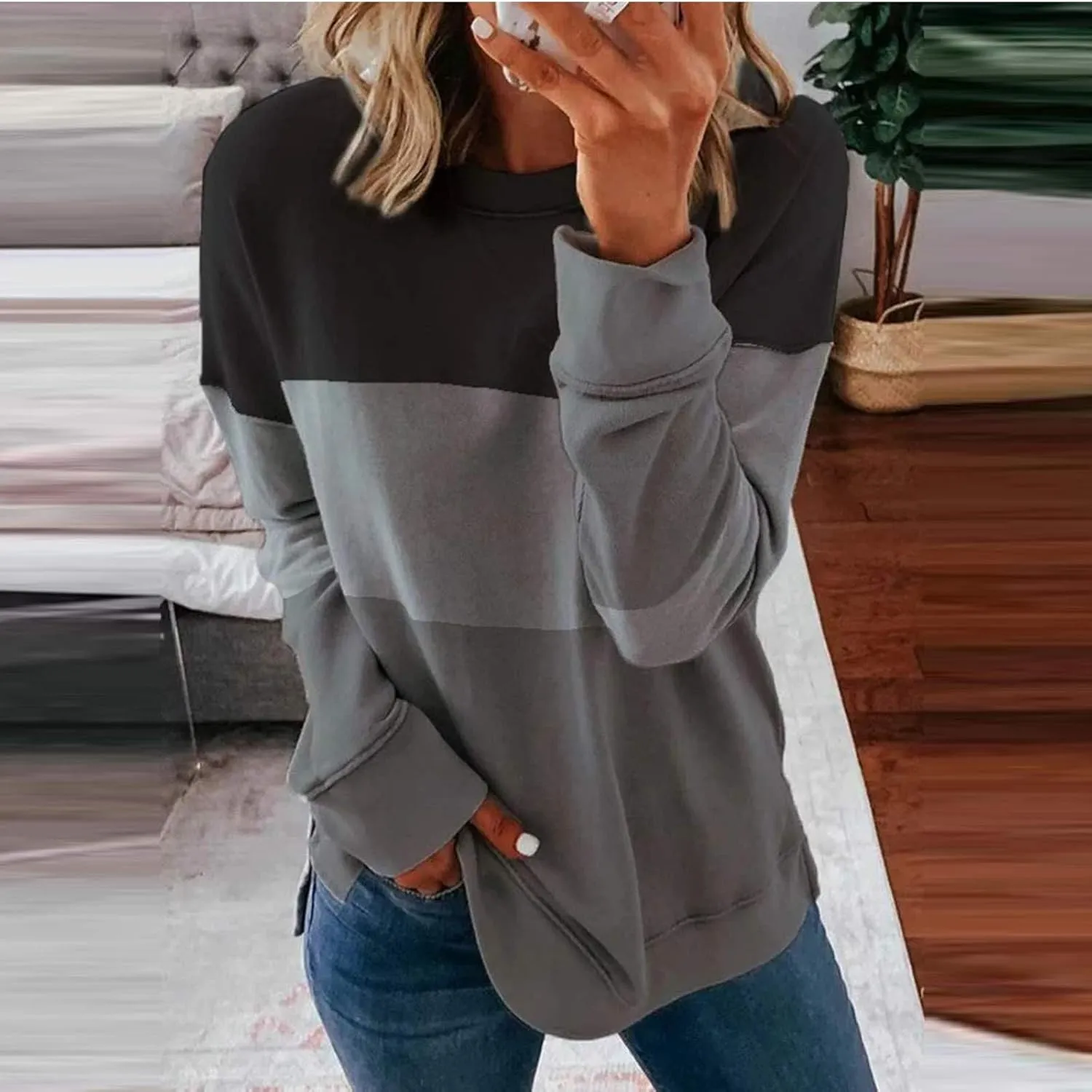 Crew Neck Sweatshirts Women Casual Loose Soft Long Sleeve Pullover Color Block Side Split Tops Lightweight Fall Outfit