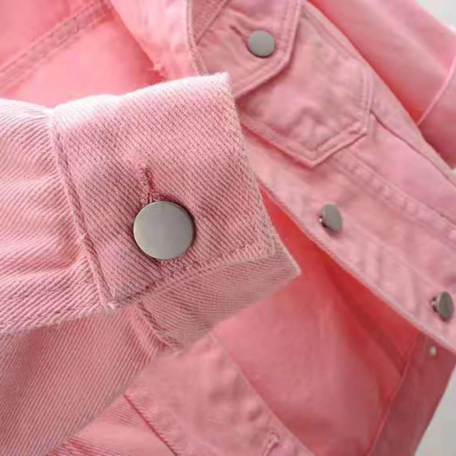 Cropped Jean Jackets for Women Casual 3/4 Sleeve Jean Jackets Lightweight Denim Jackets Button Down Trucker Coats