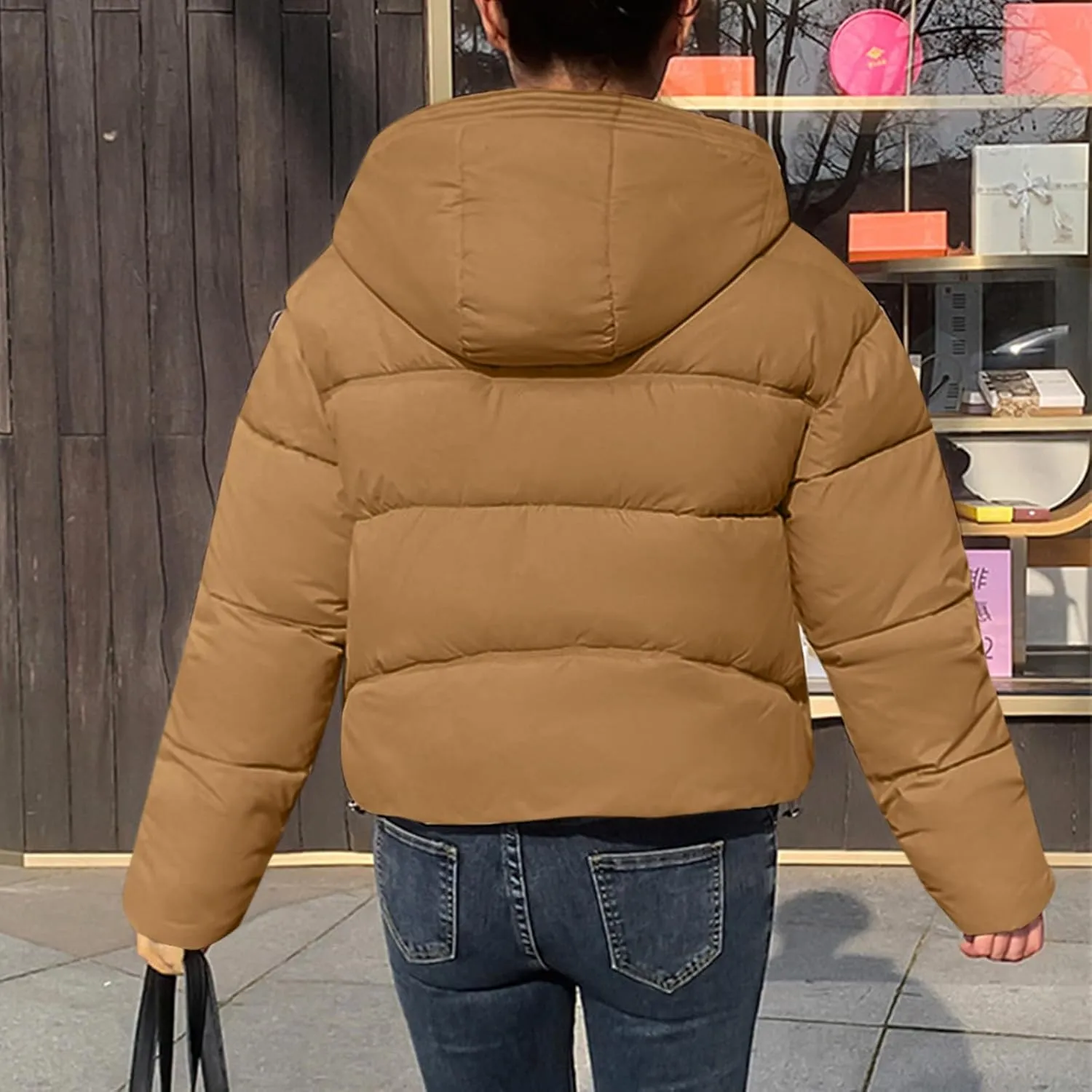 Women's Cropped Puffer Jackets Hooded Winter Coats Thicken Puffy Short Down Coats Quilted Lightweight Jackets Outerwear